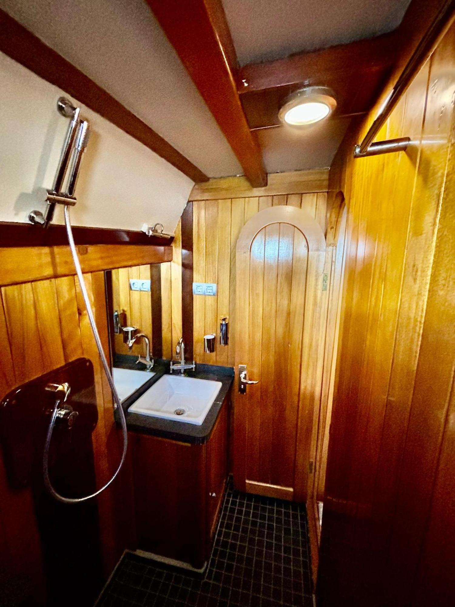 Wooden Boat- La Goletta Båter
